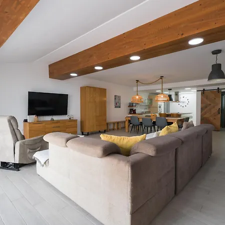 Sunnyland Villa *