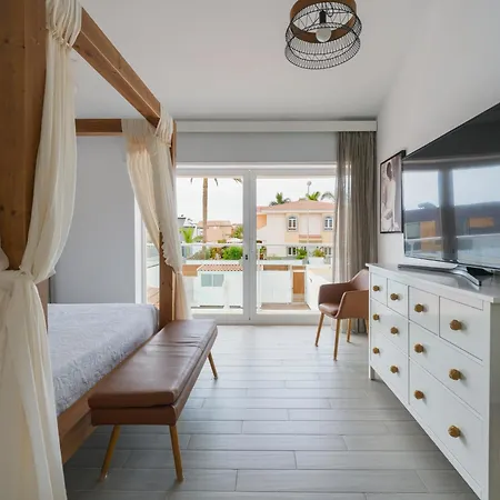 Sunnyland Villa *