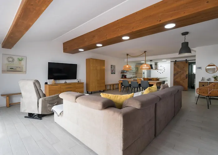 Sunnyland Villa *