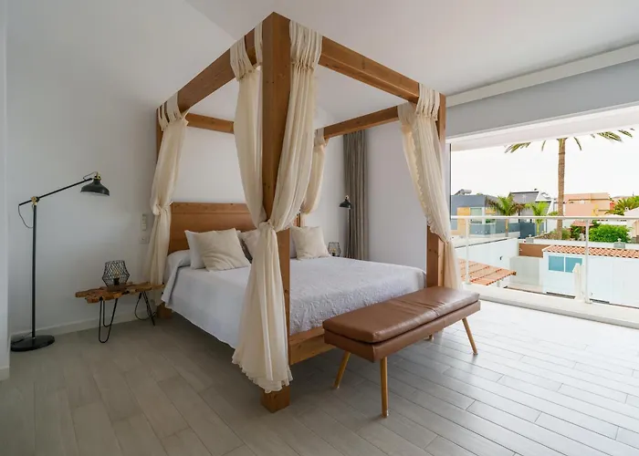 Sunnyland Villa *
